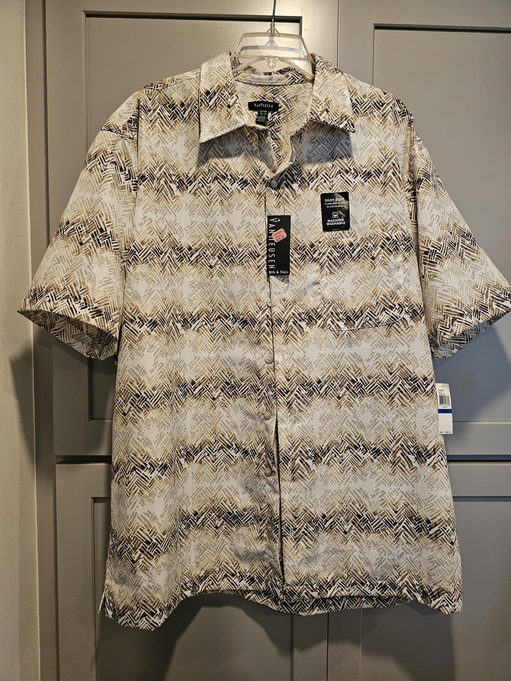 Van Heusen Short-Sleeve Button-Up Shirt in Beige Pattern